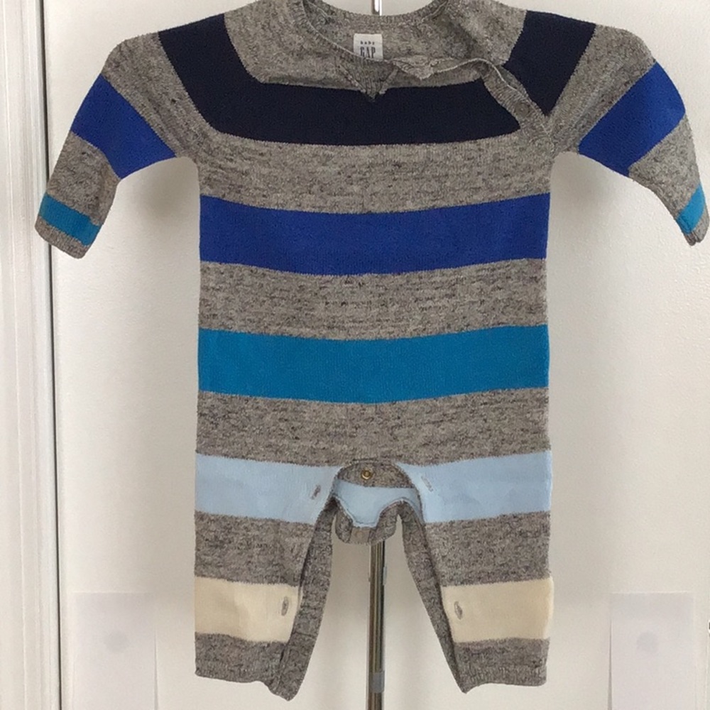 Baby GAP, one piece, footless, LS, 6-12 mos.